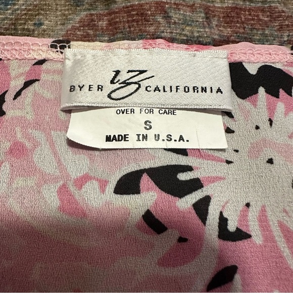 Y2K Pink floral print blouse with smocked waist and 3/4 sleeves size small - Picture 4 of 5